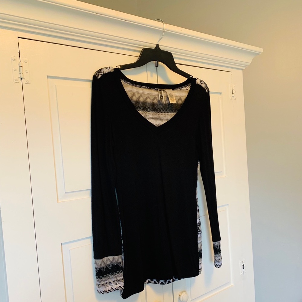 Buckle shirt size small
